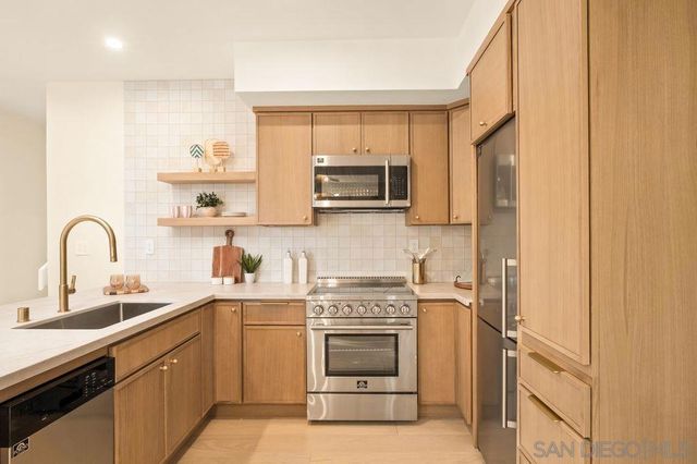 526 Saxony, Encinitas, CA 92024