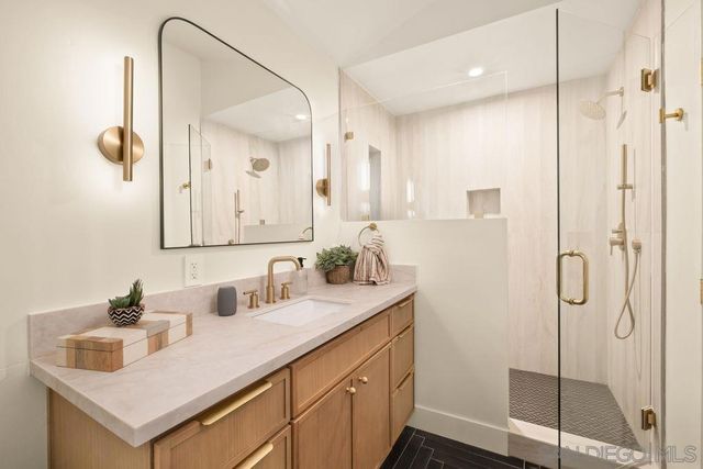 526 Saxony, Encinitas, CA 92024