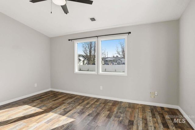 1350 N Massey Ave, Kuna, ID 83634