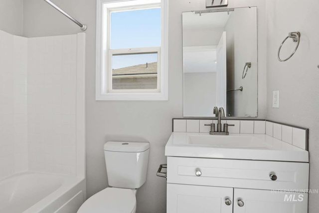 1350 N Massey Ave, Kuna, ID 83634