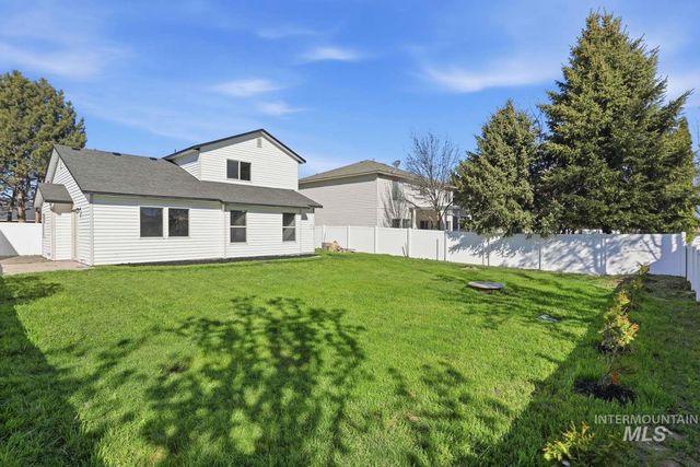 1350 N Massey Ave, Kuna, ID 83634