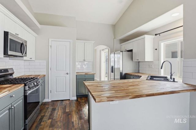 1350 N Massey Ave, Kuna, ID 83634