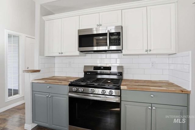 1350 N Massey Ave, Kuna, ID 83634