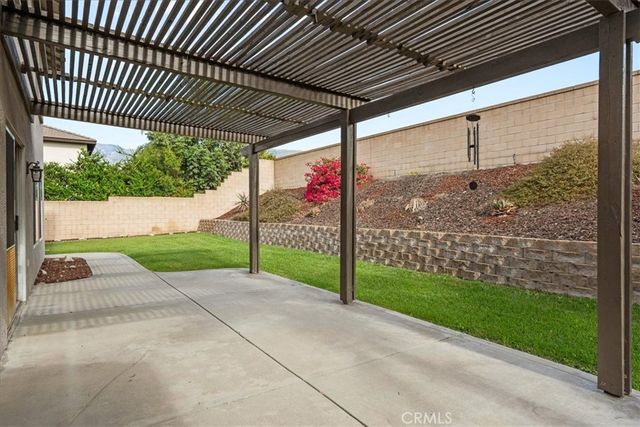 5825 Opal Court, Fontana, CA 92336