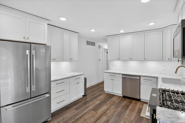 53827 Needles Court, Elkhart, IN 46514