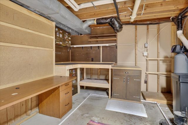 53827 Needles Court, Elkhart, IN 46514