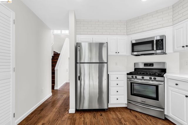 10 Sereno Cir, Oakland, CA 94619
