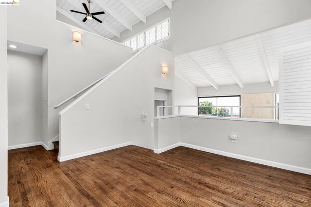 10 Sereno Cir, Oakland, CA 94619