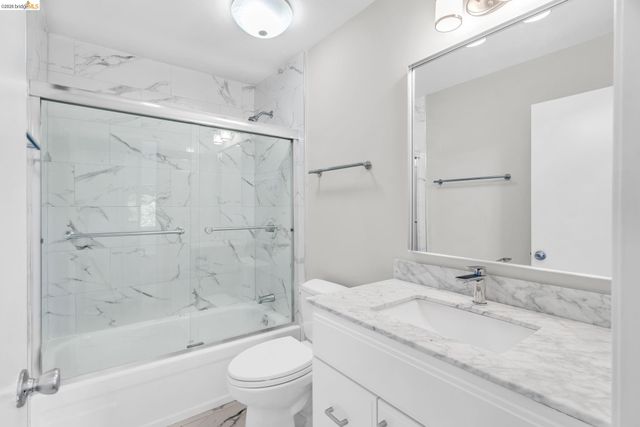 10 Sereno Cir, Oakland, CA 94619