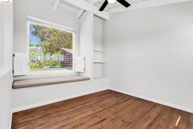 10 Sereno Cir, Oakland, CA 94619