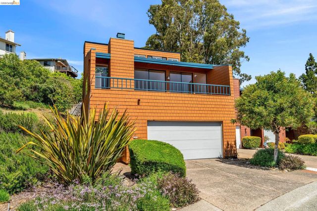 10 Sereno Cir, Oakland, CA 94619