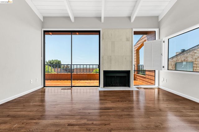 10 Sereno Cir, Oakland, CA 94619