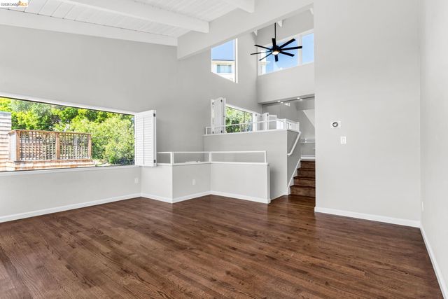 10 Sereno Cir, Oakland, CA 94619
