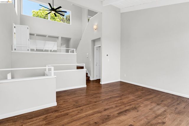 10 Sereno Cir, Oakland, CA 94619