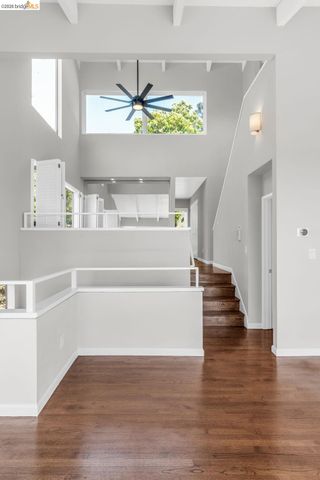 10 Sereno Cir, Oakland, CA 94619