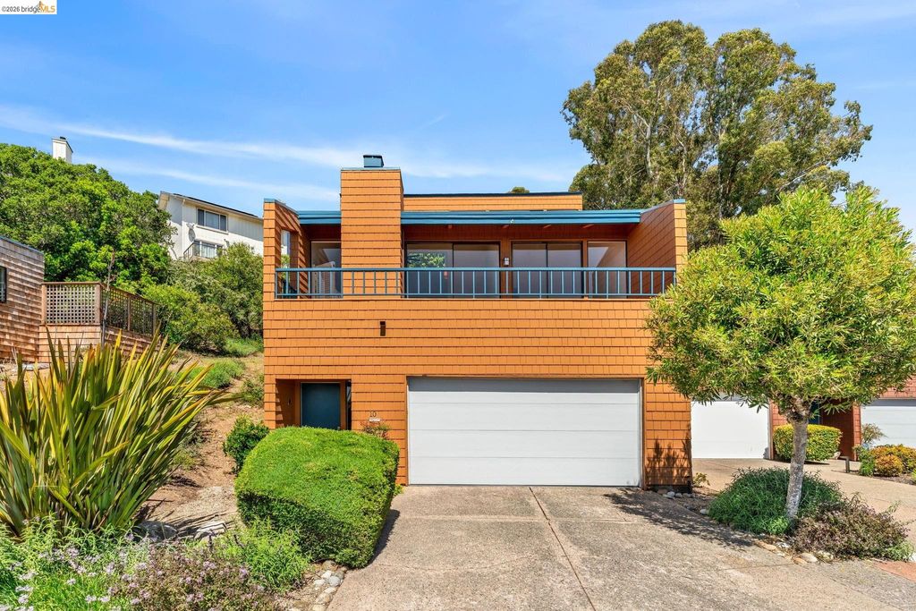 10 Sereno Cir, Oakland, CA 94619