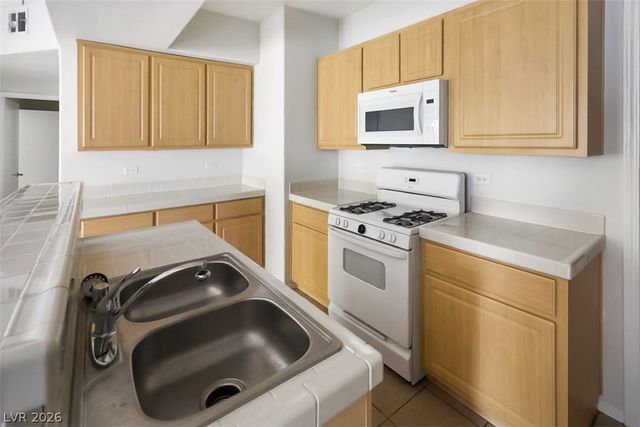 8250 North Grand Canyon Drive 1137, Las Vegas, NV 89166
