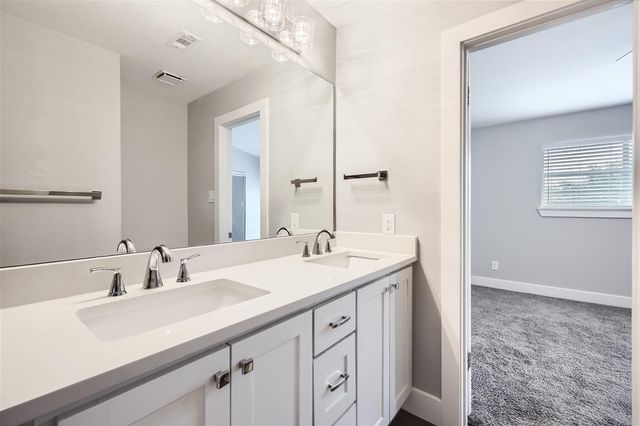 1830 River Crossing CIR D, Austin, TX 78741