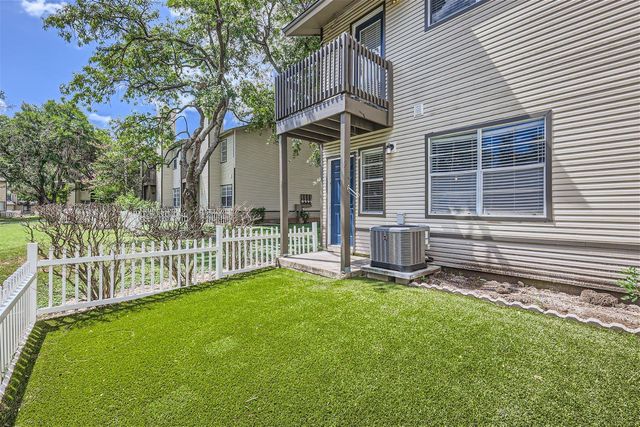 1830 River Crossing CIR D, Austin, TX 78741