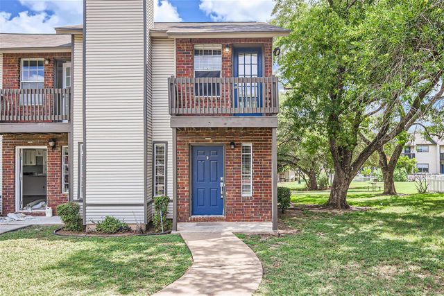 1830 River Crossing CIR D, Austin, TX 78741