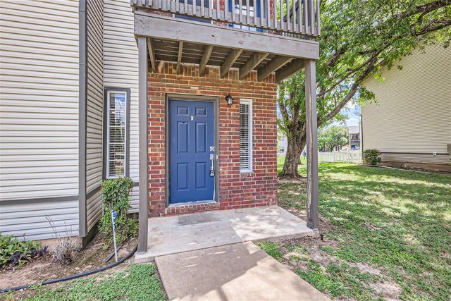 1830 River Crossing CIR D, Austin, TX 78741