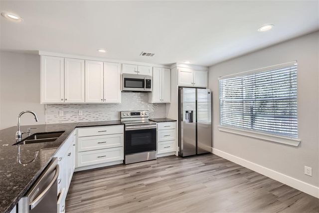 1830 River Crossing CIR D, Austin, TX 78741