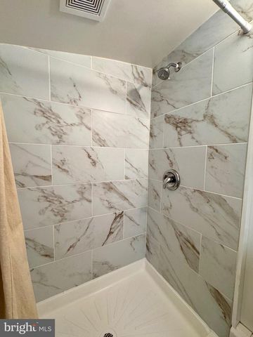 24 ASTER LN, Fredericksburg, PA 17026