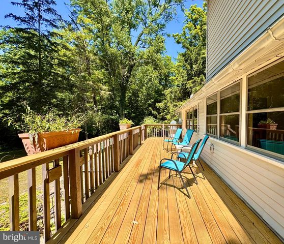 24 ASTER LN, Fredericksburg, PA 17026