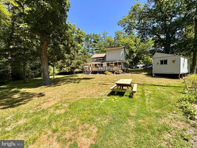 24 ASTER LN, Fredericksburg, PA 17026