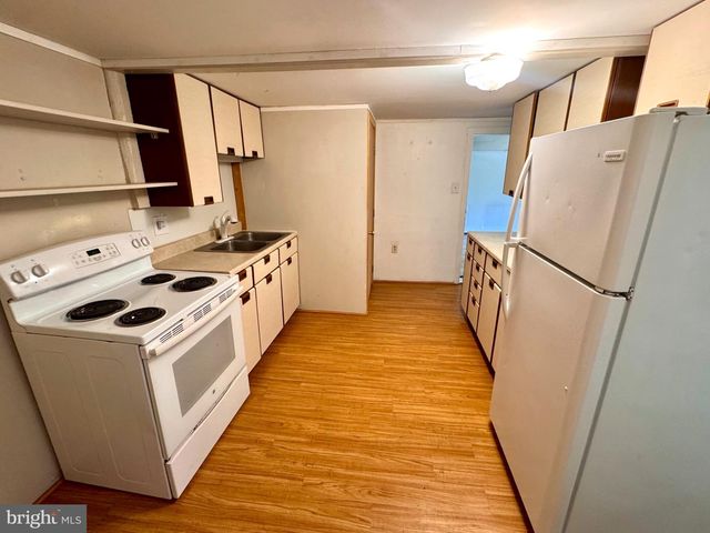 24 ASTER LN, Fredericksburg, PA 17026