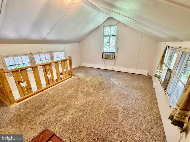24 ASTER LN, Fredericksburg, PA 17026
