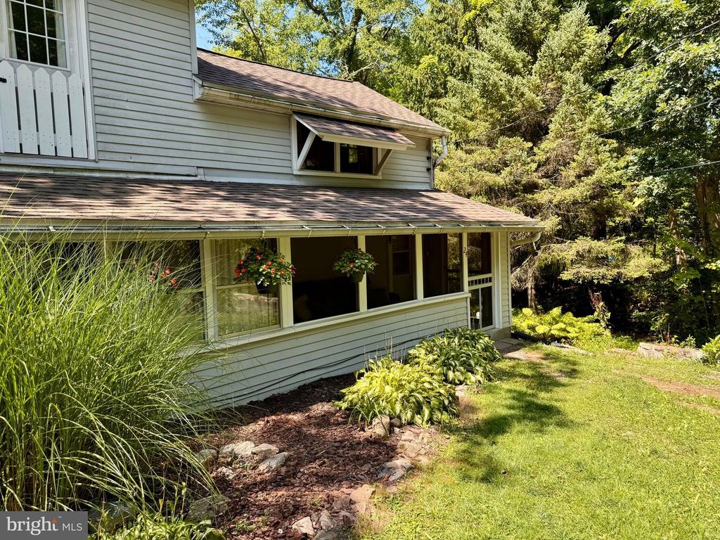 24 ASTER LN, Fredericksburg, PA 17026