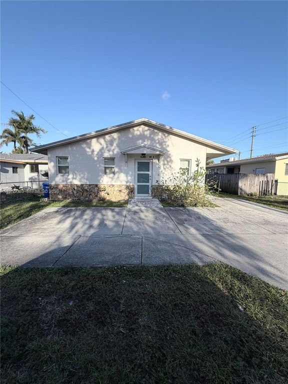 16920 NE 4th CT Back, North Miami Beach, FL 33162