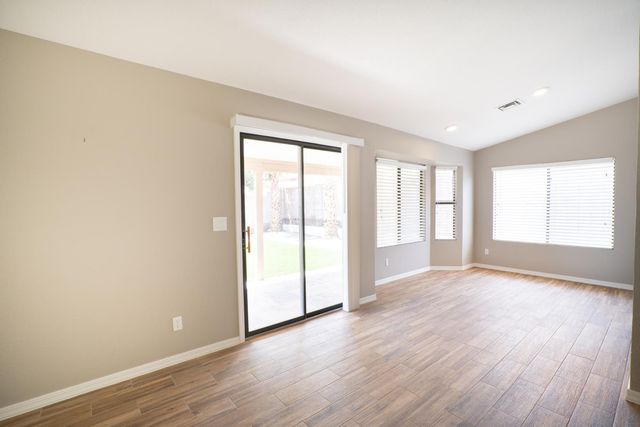 15006 S 27th Way, Phoenix, AZ 85048