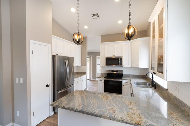 15006 S 27th Way, Phoenix, AZ 85048