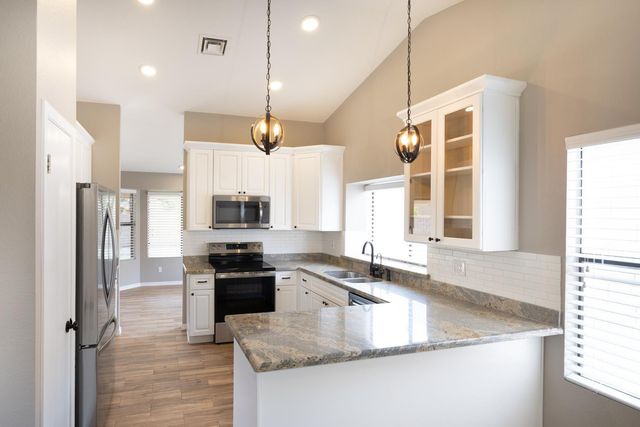 15006 S 27th Way, Phoenix, AZ 85048