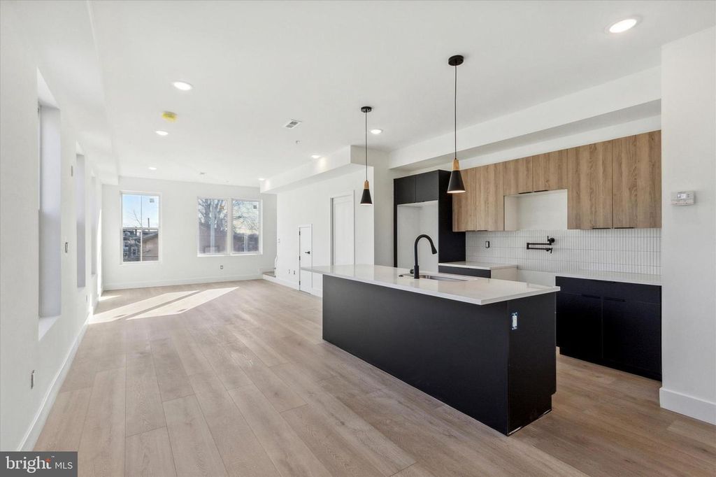 93 E HERMAN ST #1, Philadelphia, PA 19144