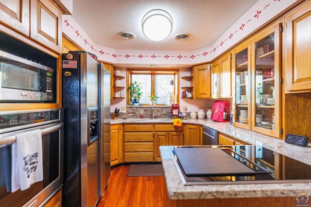 16755 Say Rd, Wamego, KS 66547