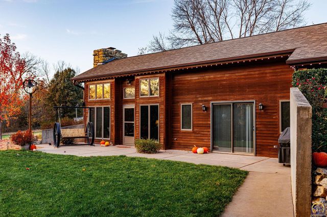 16755 Say Rd, Wamego, KS 66547