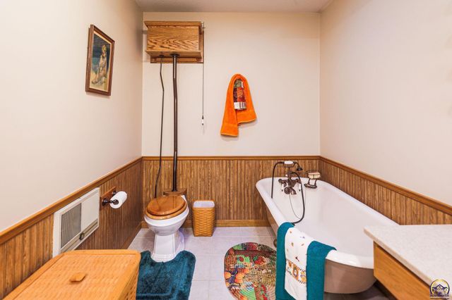 16755 Say Rd, Wamego, KS 66547