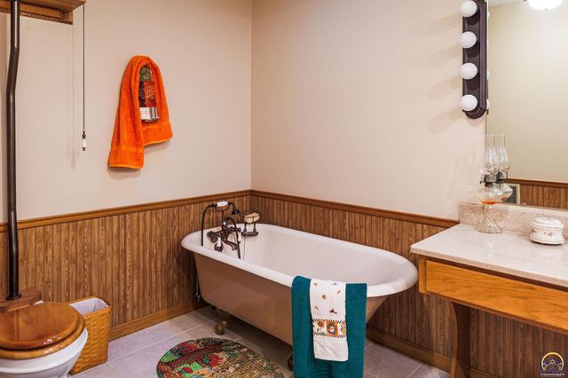 16755 Say Rd, Wamego, KS 66547