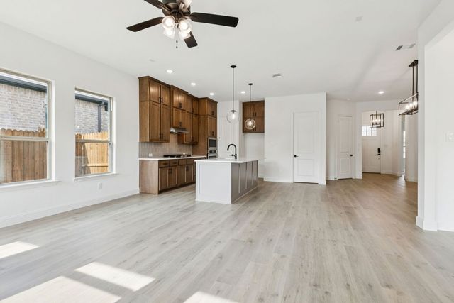 5405 Bardwell Drive, Denton, TX 76226