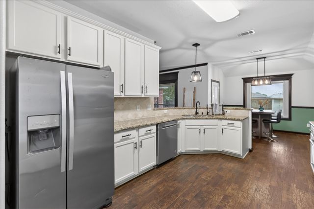 924 Chestnut Lane, Saginaw, TX 76179