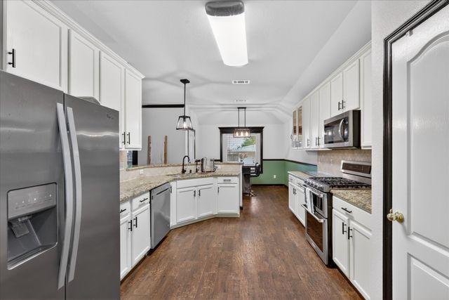 924 Chestnut Lane, Saginaw, TX 76179