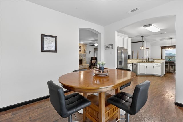 924 Chestnut Lane, Saginaw, TX 76179