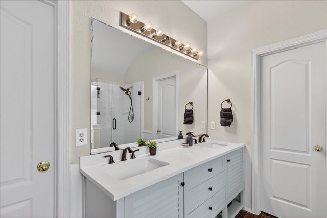 924 Chestnut Lane, Saginaw, TX 76179