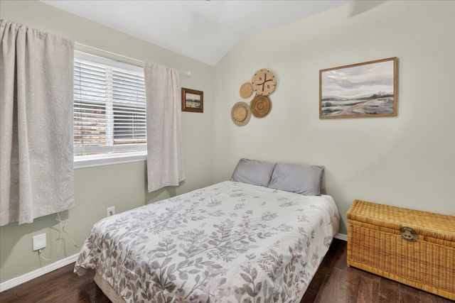 924 Chestnut Lane, Saginaw, TX 76179