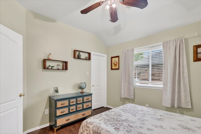 924 Chestnut Lane, Saginaw, TX 76179