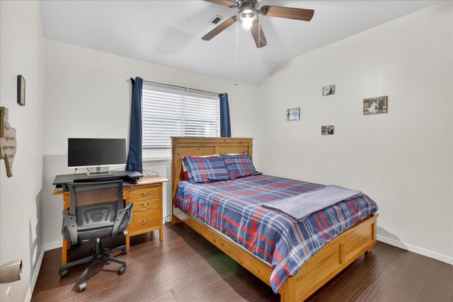 924 Chestnut Lane, Saginaw, TX 76179