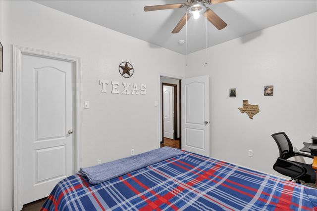 924 Chestnut Lane, Saginaw, TX 76179